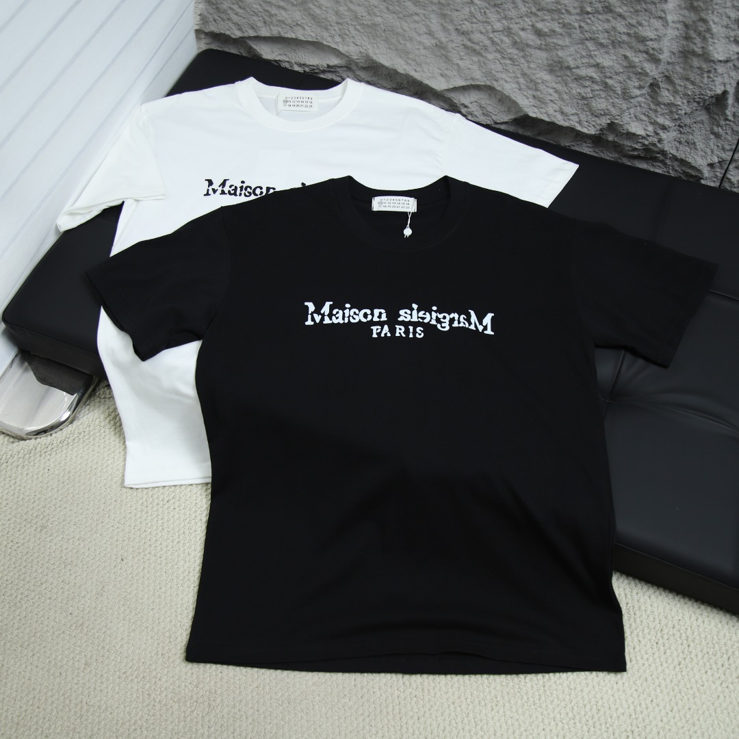 2025s스프링 신상품 MM6 메종 마르지엘라 백스 라운드넥 반팔 티셔츠 모델넘버:MM0010