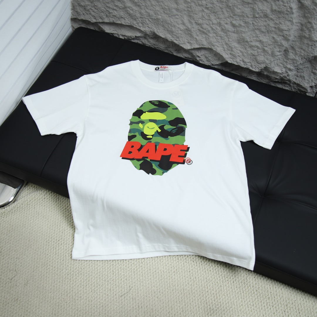 2025 봄 여름 신상품 AAPE 유 웬레 같은 원숭이 병사 패턴 레터 프린트 캐주얼 커플 라운드넥 반팔 티셔츠 모델 번호 : APP006