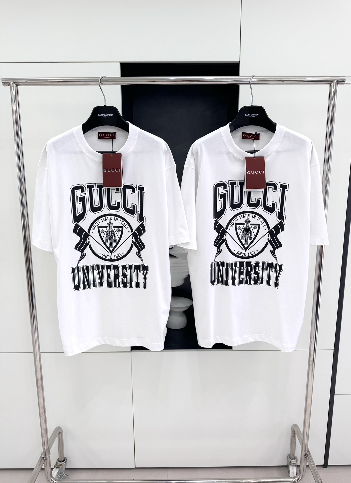 GU 2024SS 유니버시티 로고 프린트 라운드넥 쇼트 슬리브
