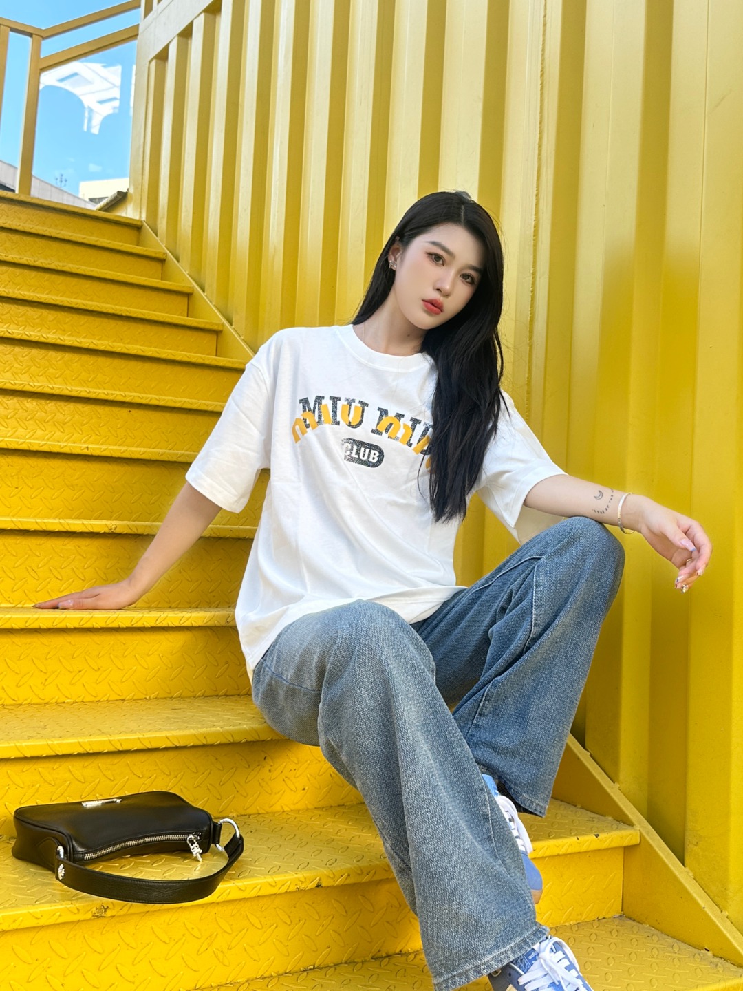 미우미우 미우미우 24SS 블러드 레터 쇼트 슬리브 셔츠