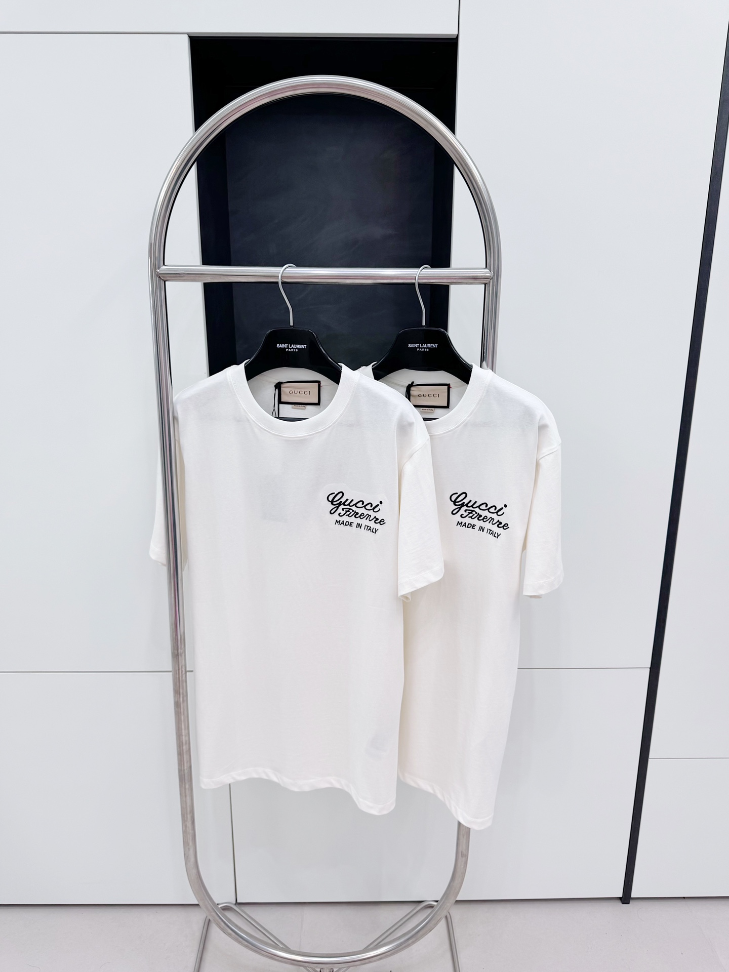 GU 2024SS 오리진 자수 라운드넥 쇼트 슬리브