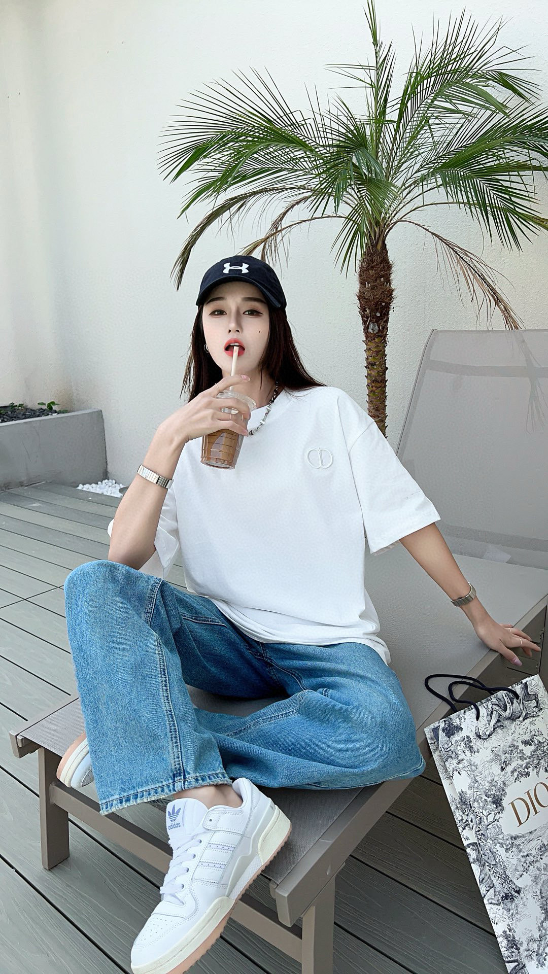 디올 클래식 CD 자수 레터 쇼트 슬리브