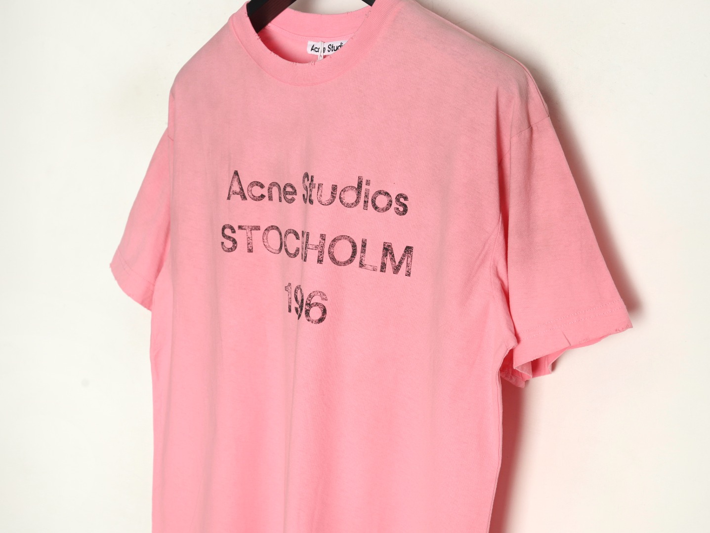 아크네디오스 24SS 그라데이션 모틀드 1996 레터 프린트