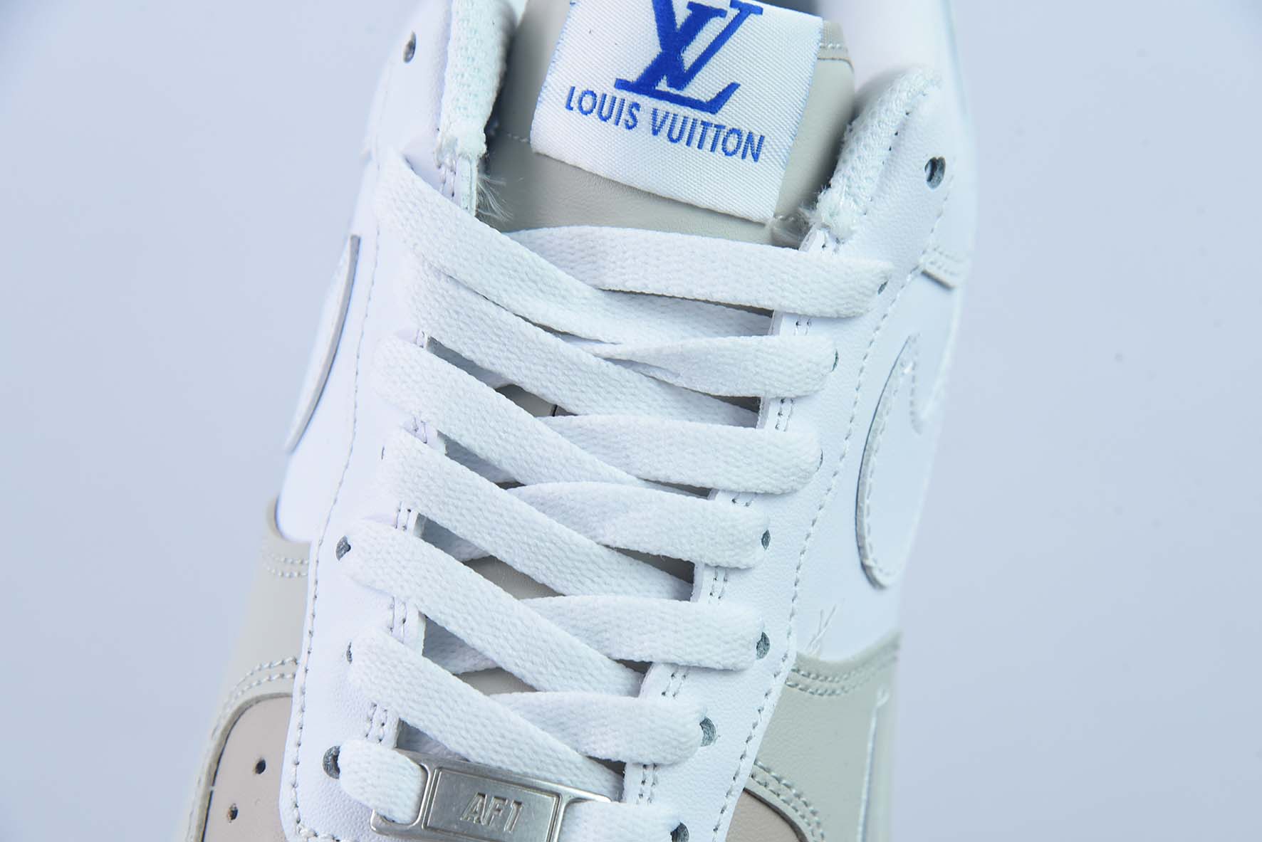 나이키 에어 포스 1 07 로우 LV 공동 브랜드 에어 포스 원 로우탑 애슬레저 보드숏 아이템: BS8871-301 사이즈: 36-44