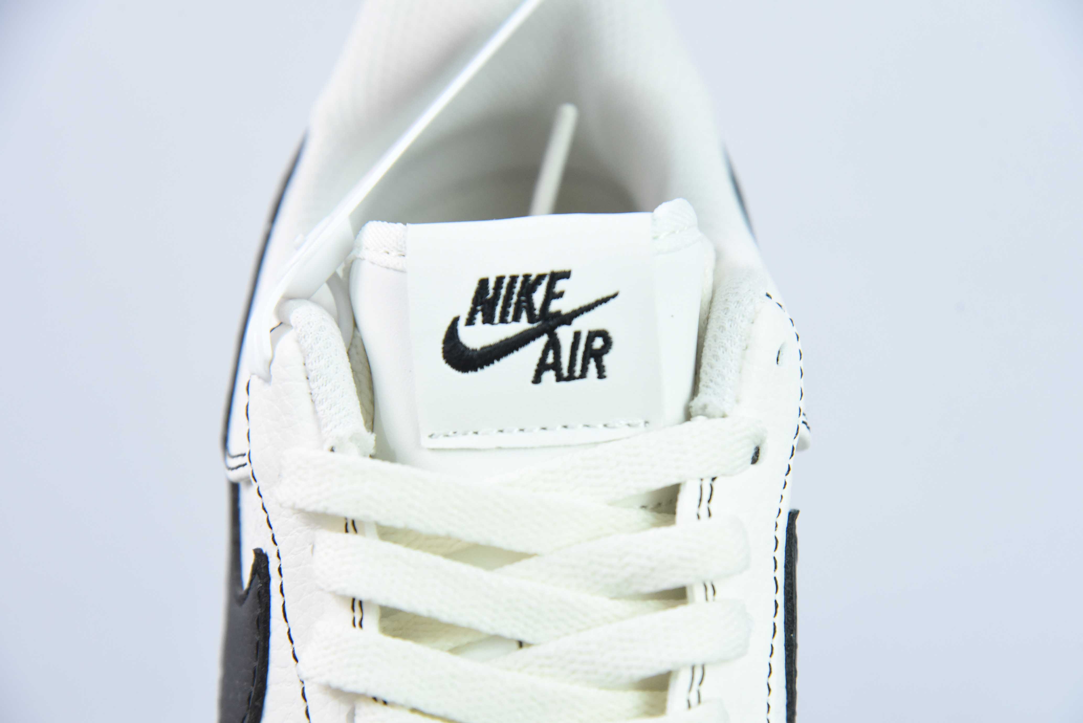 미국 조류 럭셔리 브랜드 Vlone x Nike Air Force 107 Low 공동 이름 베이지 및 블랙 에어 포스 1 로우 탑 캐주얼 버전 신발 상품 번호 : AA5... -002 사이즈 36-44