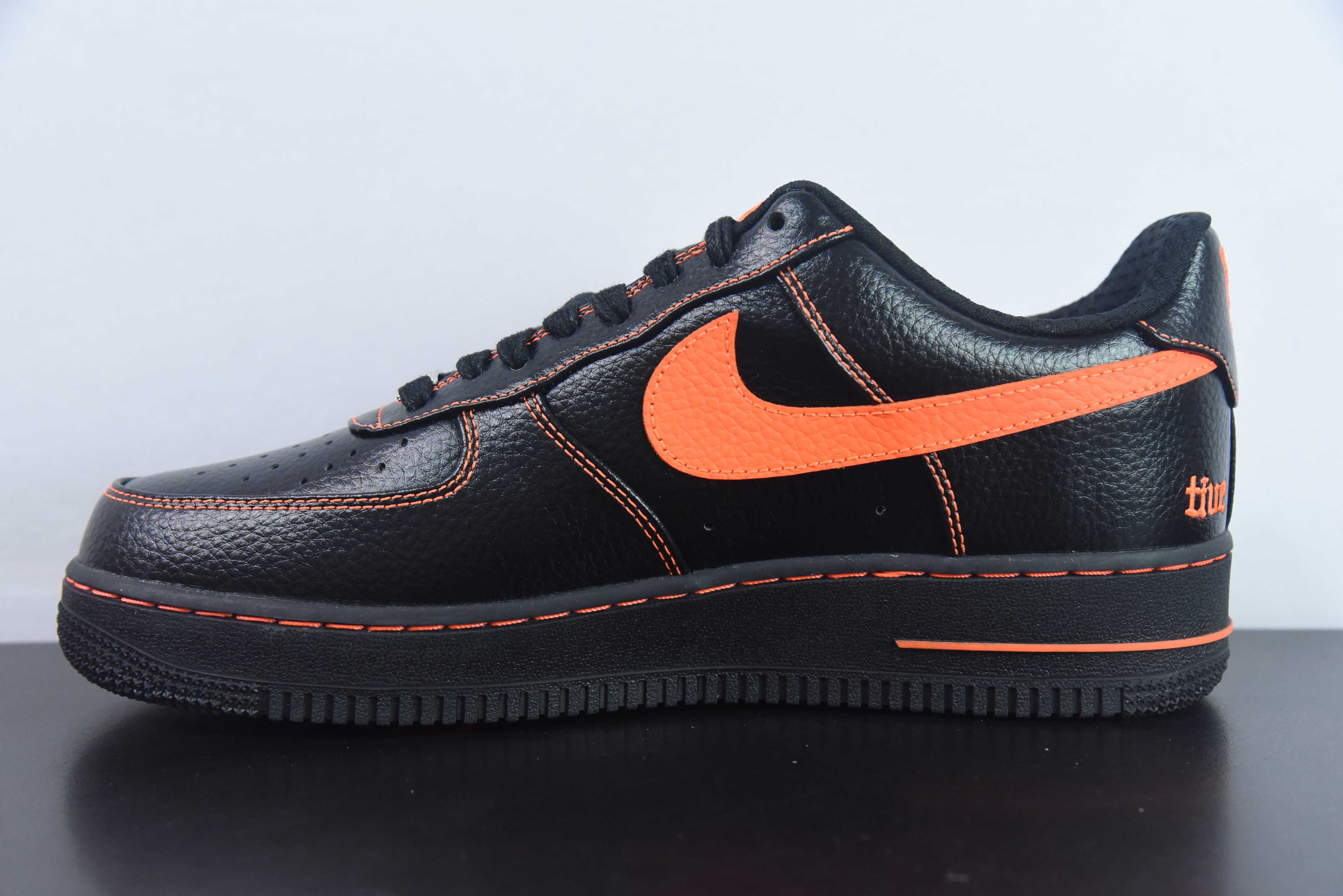 Vlone x Nk 에어 포스 107 로우 공동 브랜드 블랙 오렌지 에어 포스 1 로우 탑 캐주얼 애슬레틱 보드 슈즈 AA5... -001 사이즈: 36-48