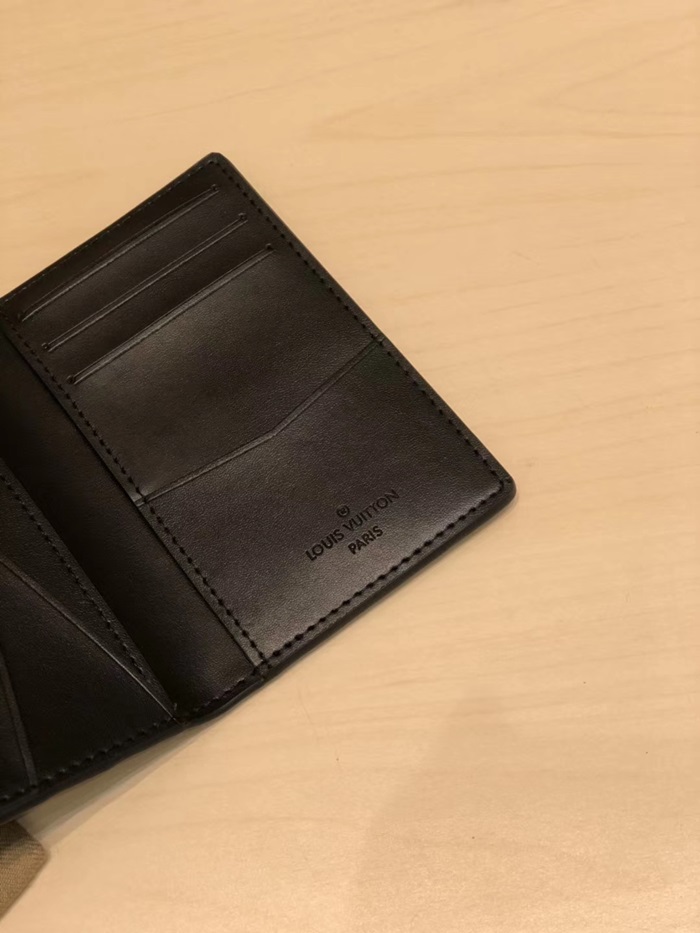 25위 LOUIS VUITTON 루이비통 남여공용 카드 퍼스 앙프렝뜨 LOUW0392,블랙