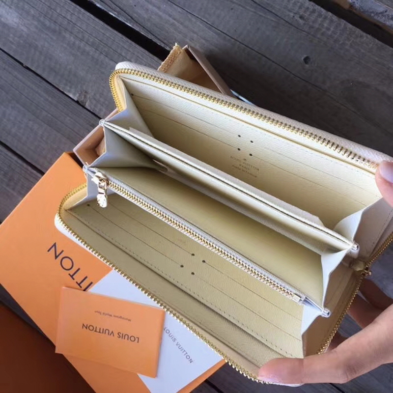  Louis Vuitton 2020 여성용 다미에 지피월릿