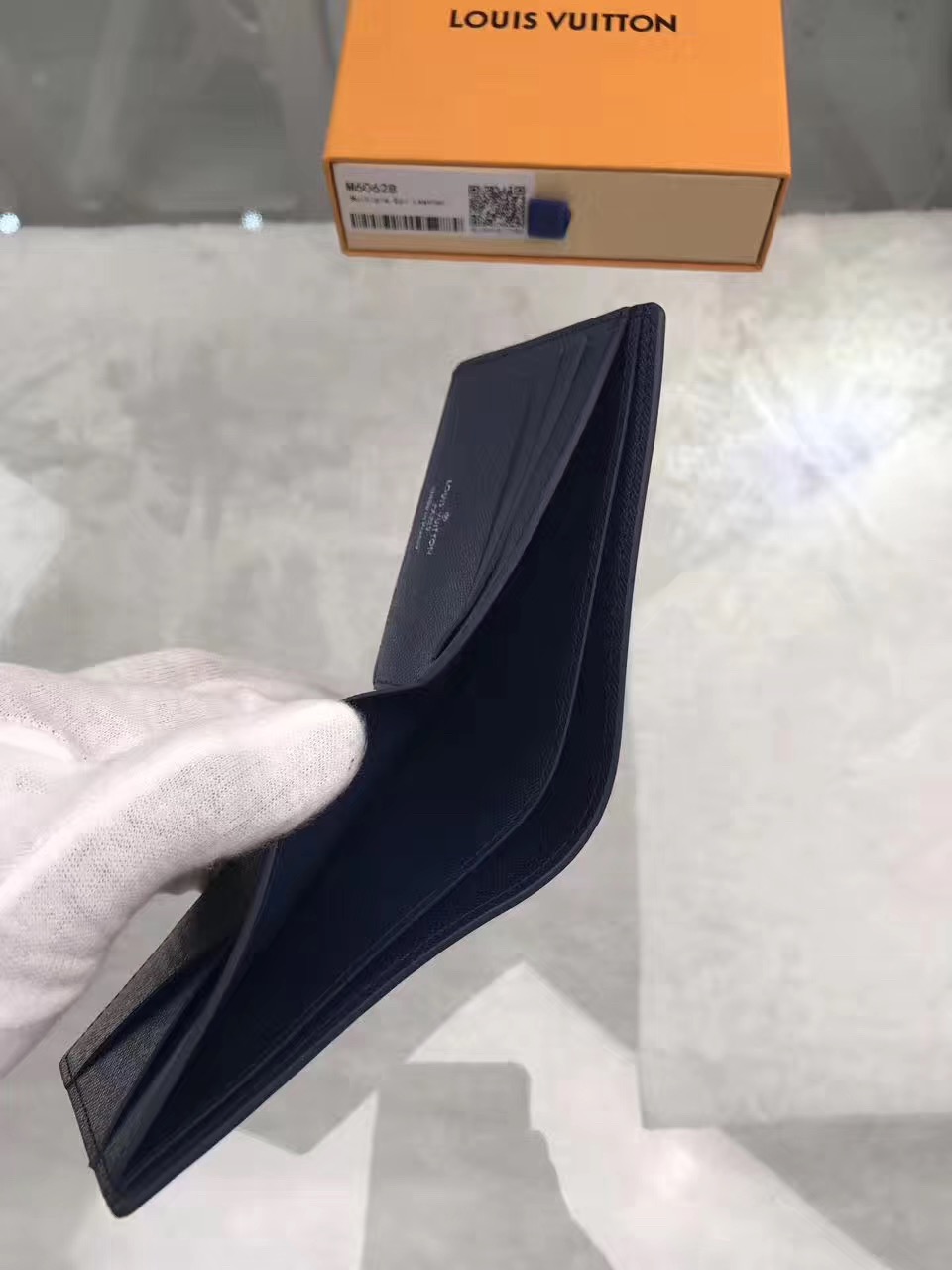  LOUIS VUITTON 루이비통 에삐 반지갑 M60628