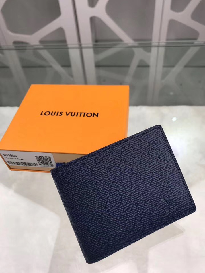 26위 LOUIS VUITTON 루이비통 반지갑 M32808