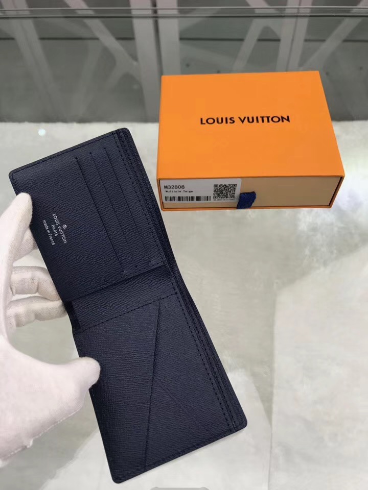 26위 LOUIS VUITTON 루이비통 반지갑 M32808