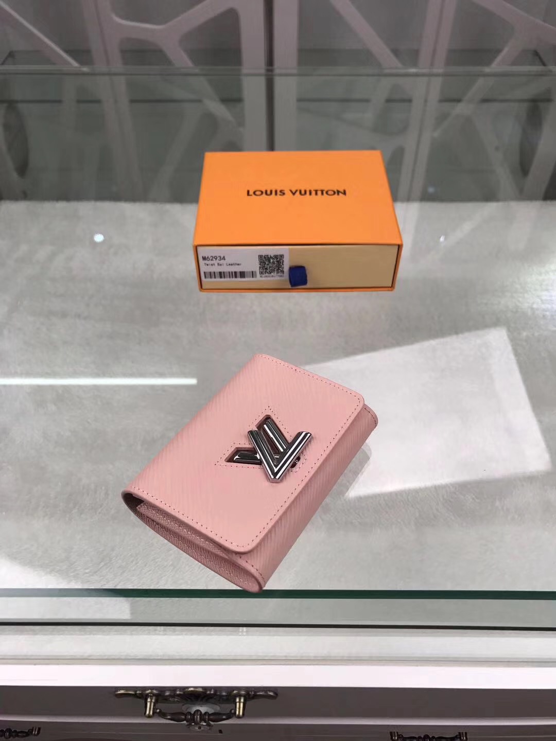  Louis Vuitton 루이비통 신상 M62934