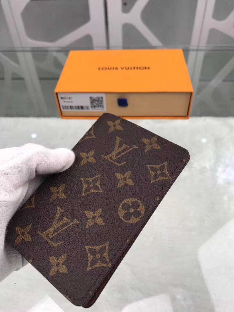  Louis Vuitton 루이비통 여권지갑 M60181