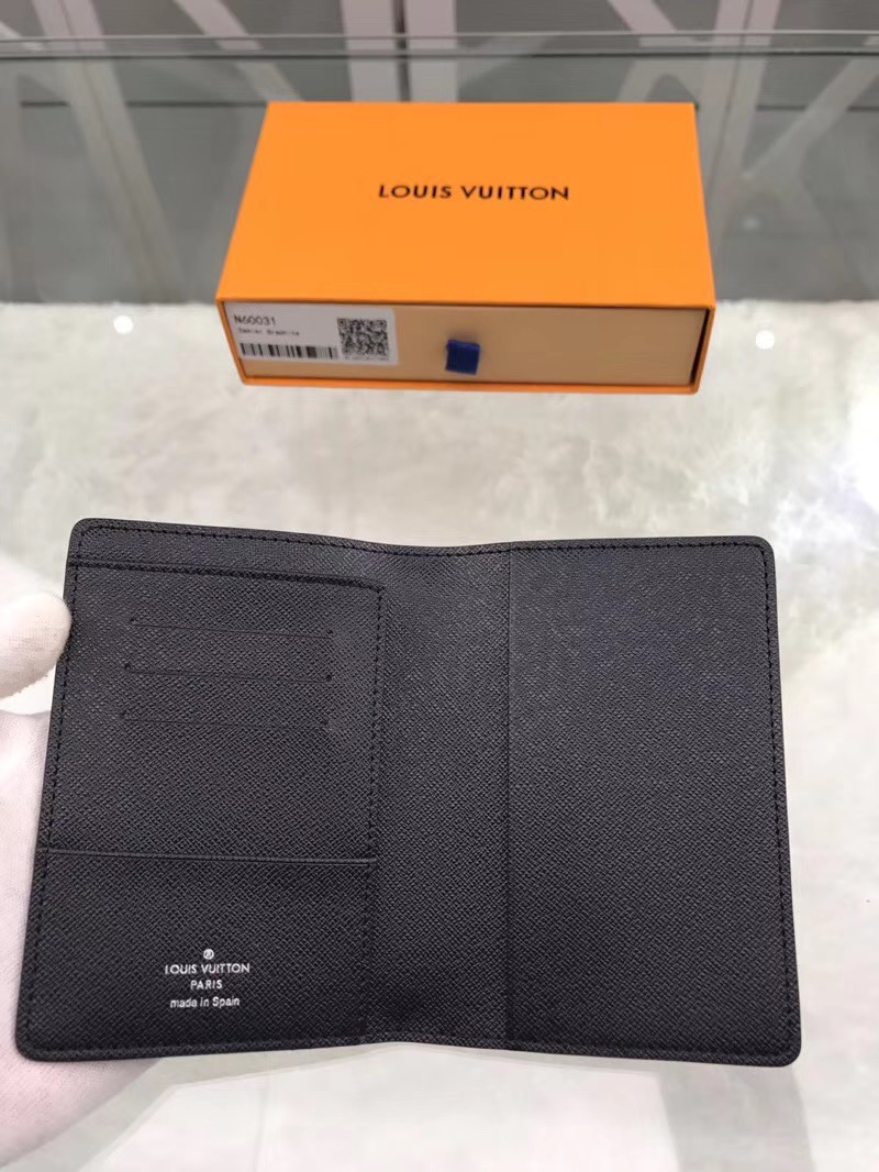  Louis Vuitton 루이비통 여권지갑 N60031