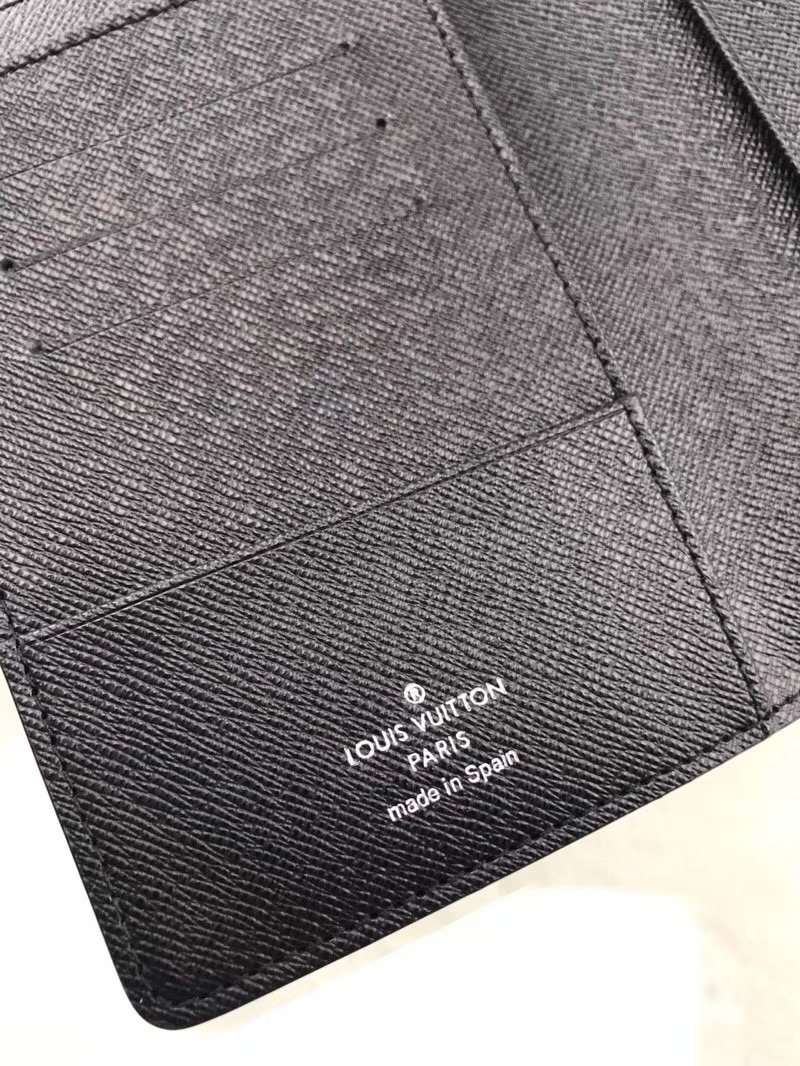  Louis Vuitton 루이비통 여권지갑 N60031