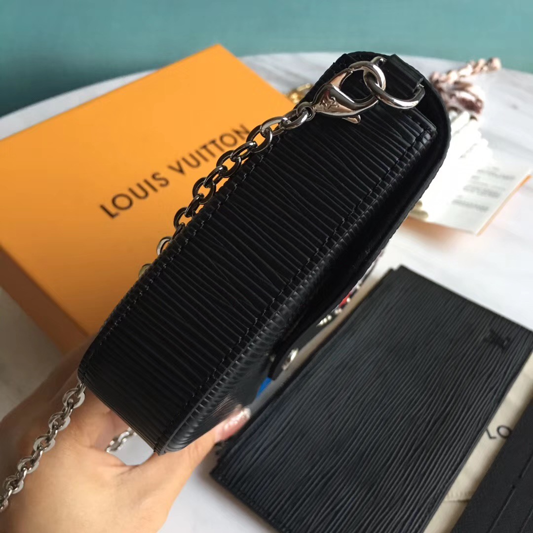 루이비통 포쉐트 펠리시 지갑봄신상 M63726