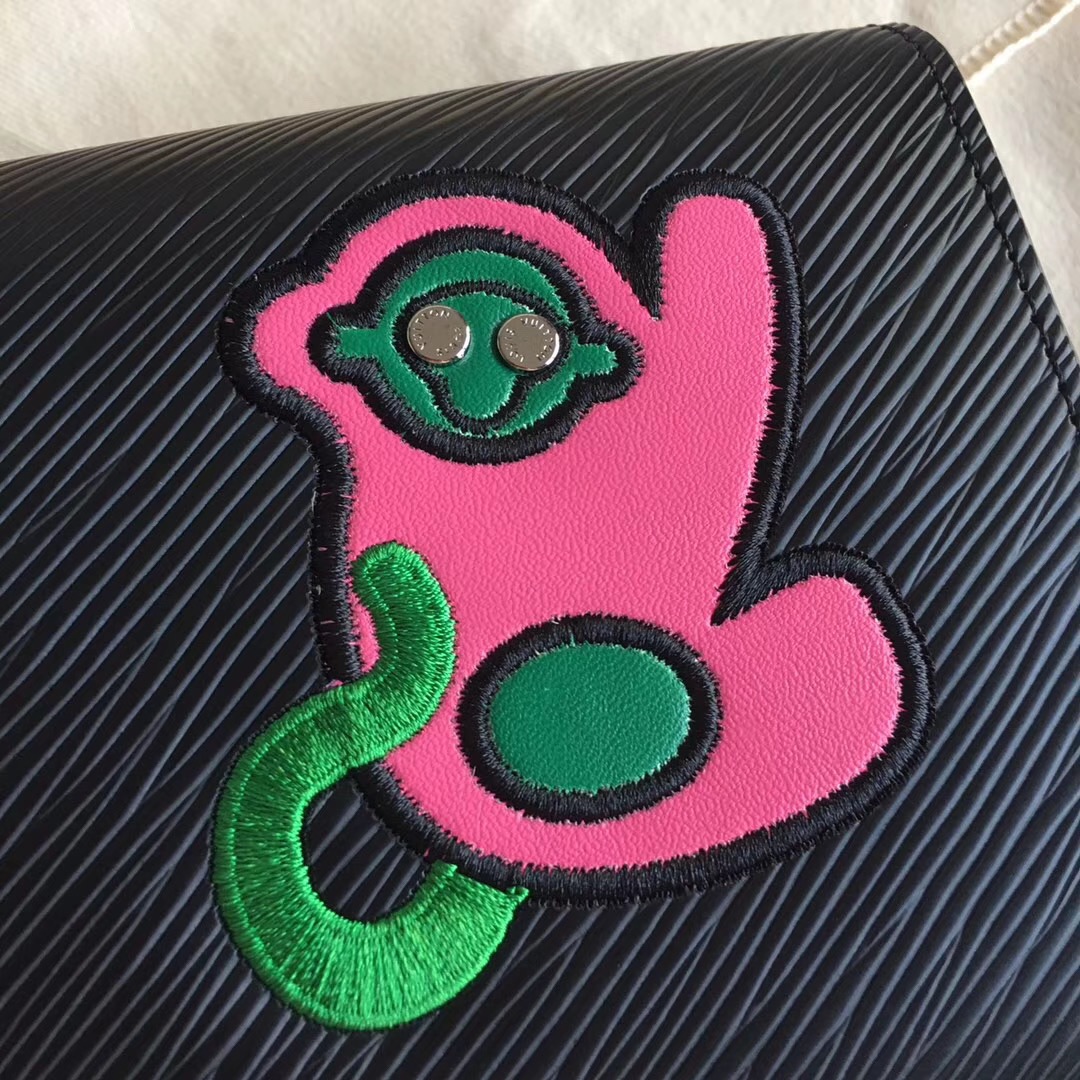  Louis Vuitton 루이비통 트위스트 체인지갑봄신상 M63320