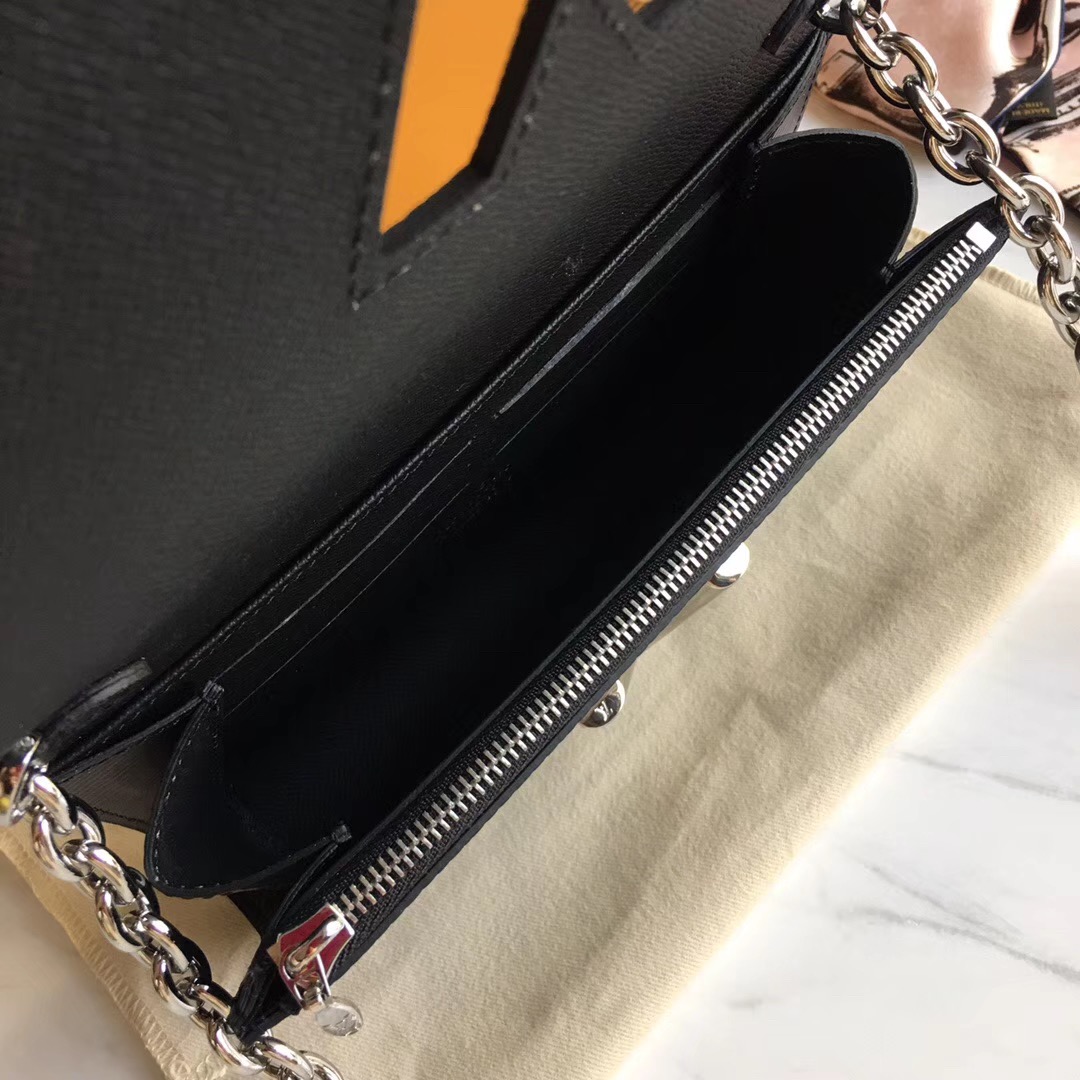  Louis Vuitton 루이비통 트위스트 체인지갑봄신상 M63320