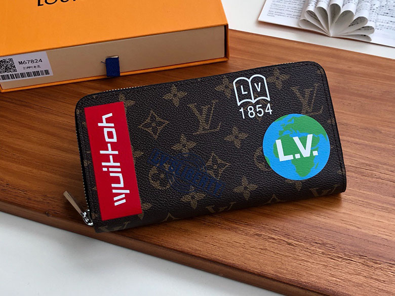 루이비통 지퍼 장지갑 M67824 봄신상