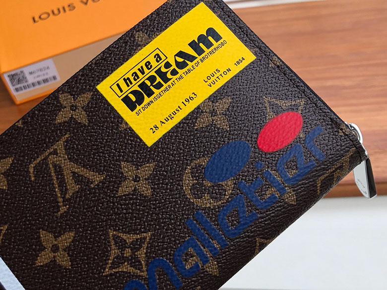 루이비통 지퍼 장지갑 M67824 봄신상