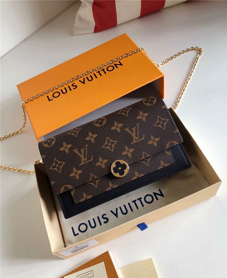  Louis Vuitton 루이비통 플로르 체인지갑 M67404 신상