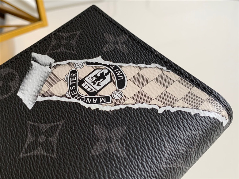 루이비통 여권지갑 M64411-1 신상