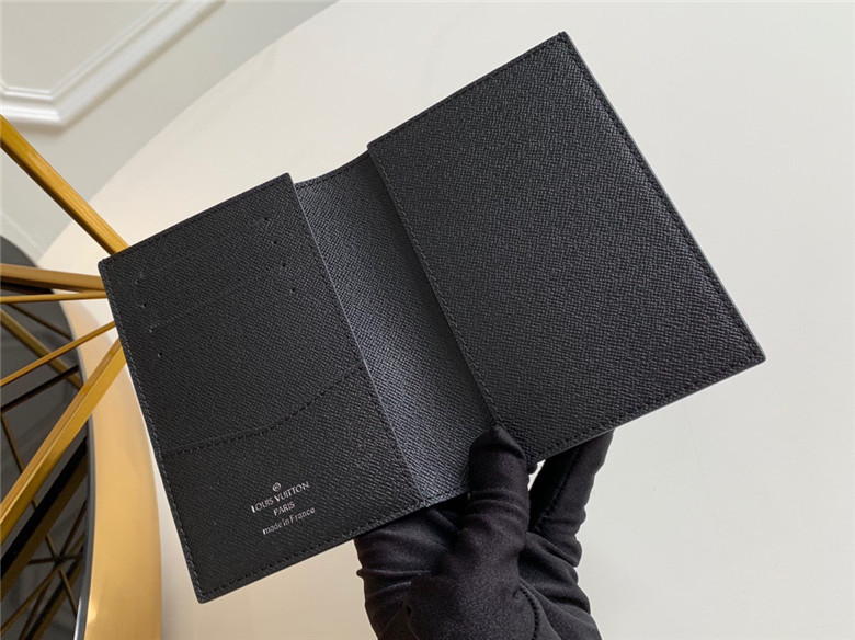 루이비통 여권지갑 M64411-1 신상