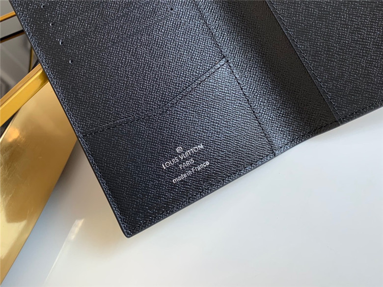  Louis Vuitton 루이비통 여권지갑 M64411-2 신상