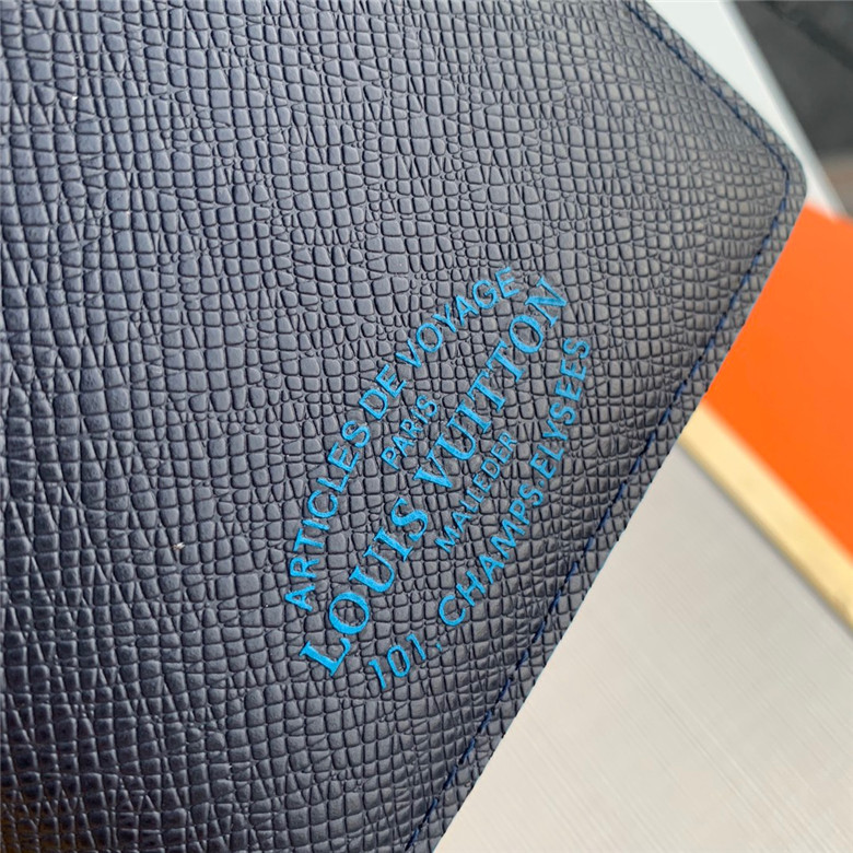 루이비통 멀티플 지갑 M30383 신상