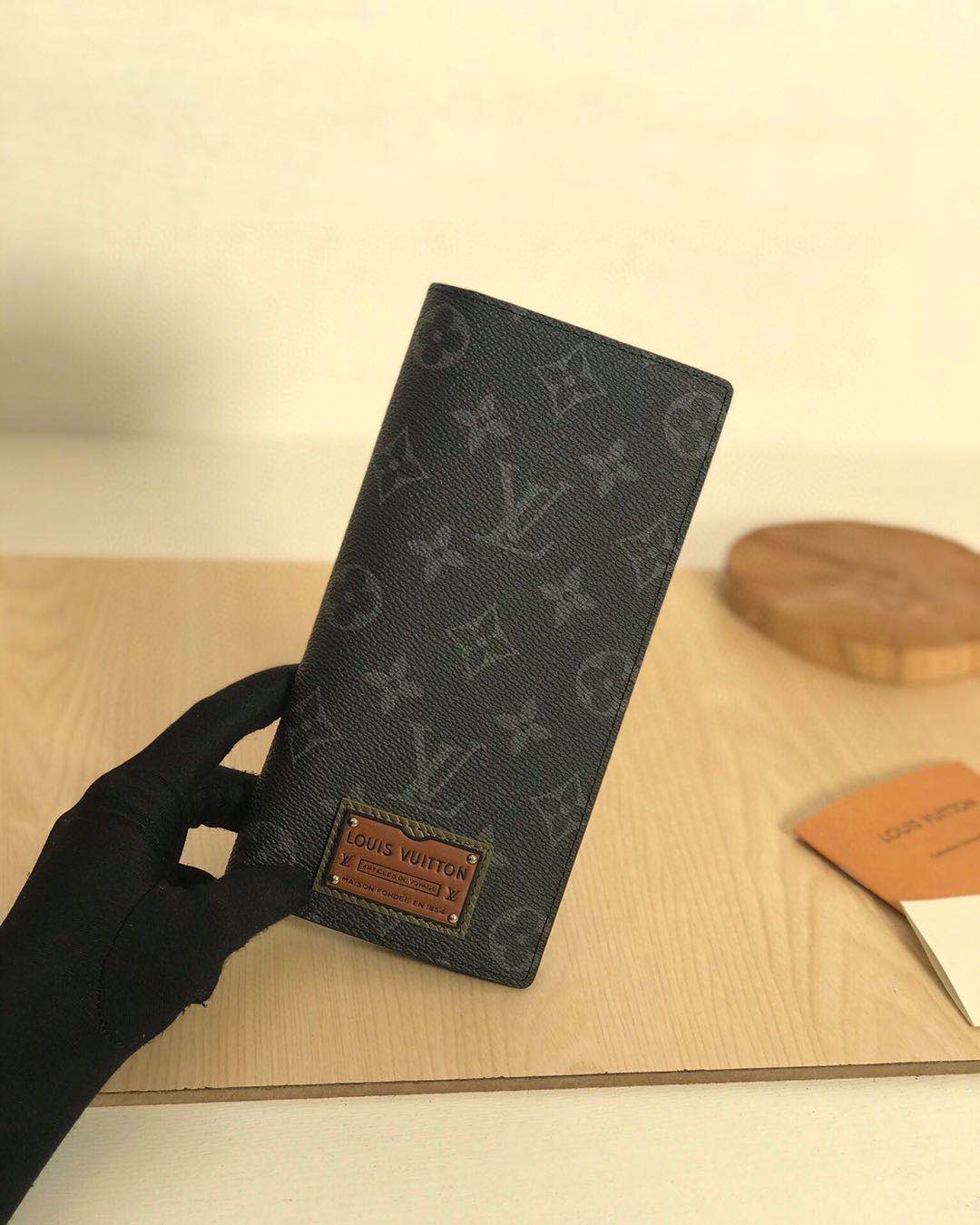  Louis Vuitton 루이비통 멀티플 장지갑 M69260 카키 2020/신상