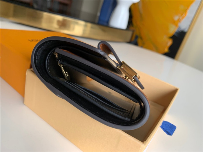 9위 LOUIS VUITTON 루이비통 도핀 지갑 M68725