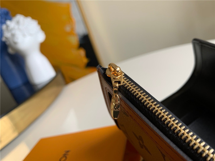 9위 LOUIS VUITTON 루이비통 도핀 지갑 M68725