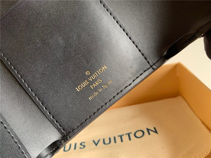 9위 LOUIS VUITTON 루이비통 도핀 지갑 M68725