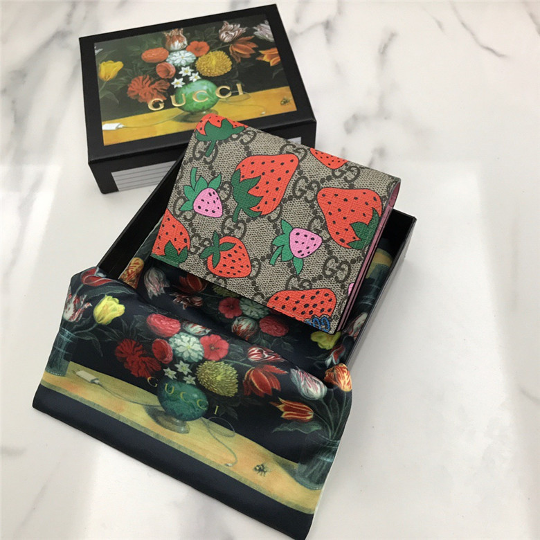  GUCCI 구찌 동전지갑&카드지갑 573839 신상