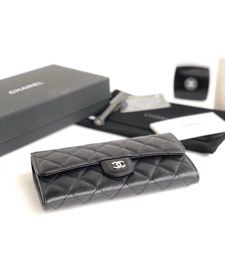 샤넬 캐비어 장지갑 은장 AS5008