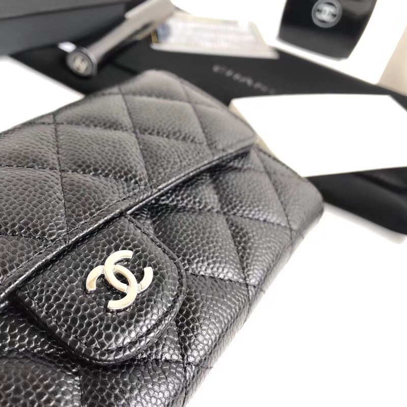 샤넬 캐비어 장지갑 은장 AS5008