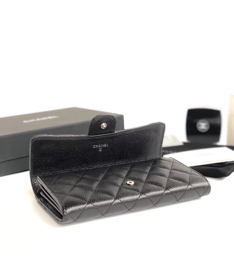 샤넬 캐비어 장지갑 은장 AS5008
