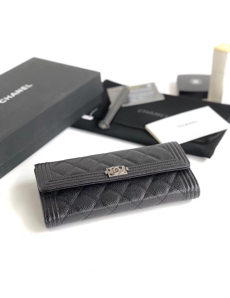 샤넬 장지갑 케비어 은장 AS7088