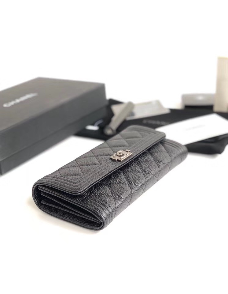 샤넬 장지갑 케비어 은장 AS7088