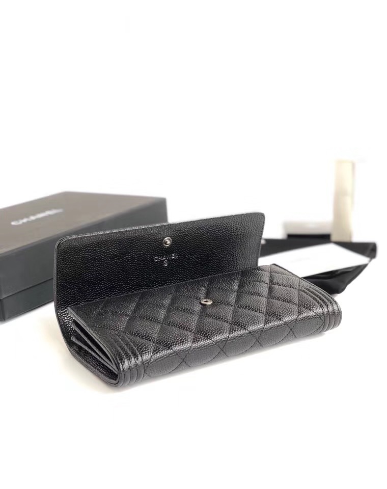 샤넬 장지갑 케비어 은장 AS7088