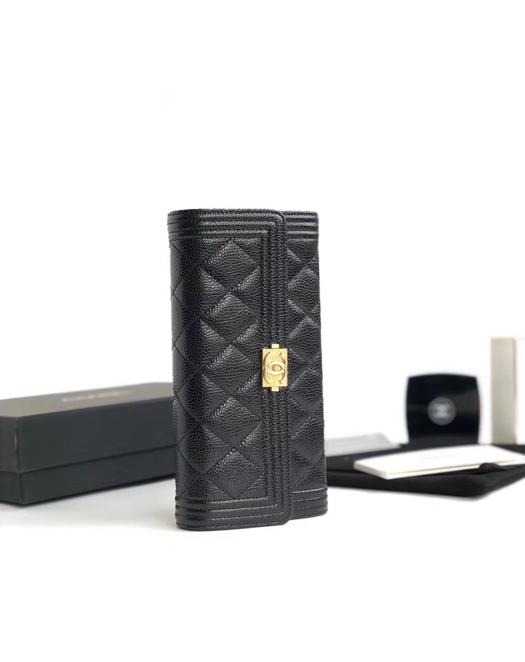 샤넬 장지갑 케비어 금장 AS7088