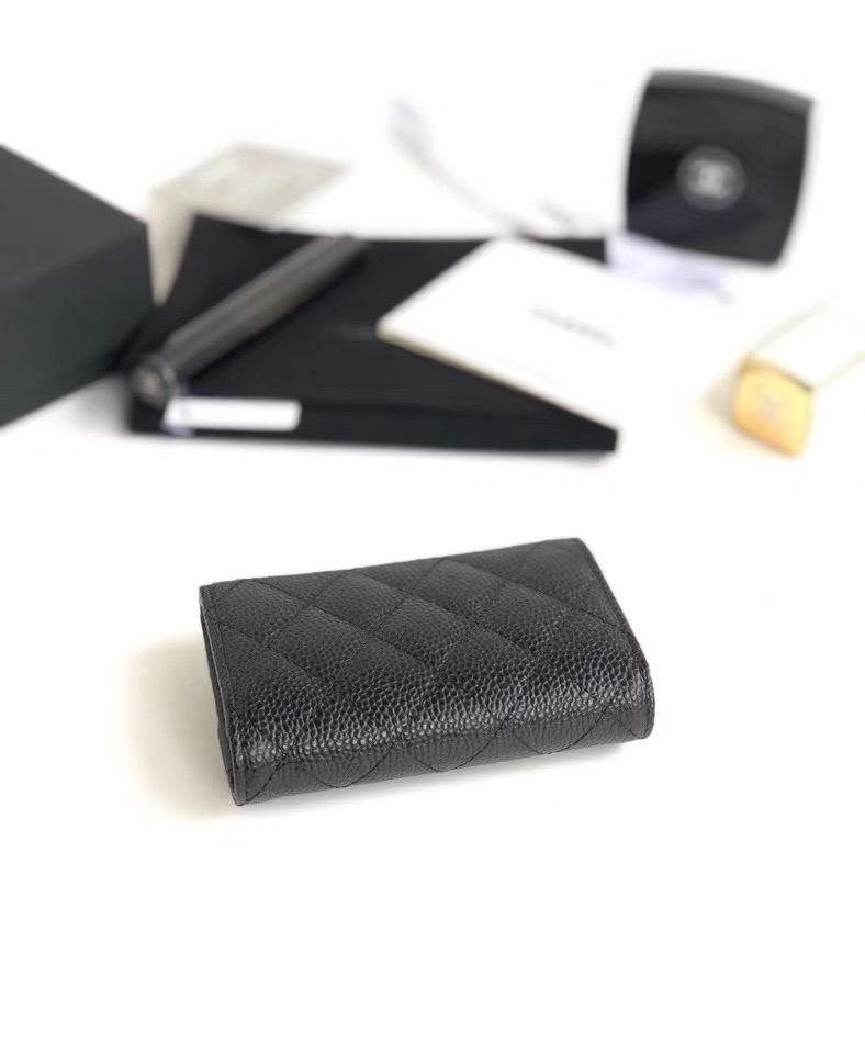 3위 CHANEL 샤넬 카드지갑 케비어 은장 A80799