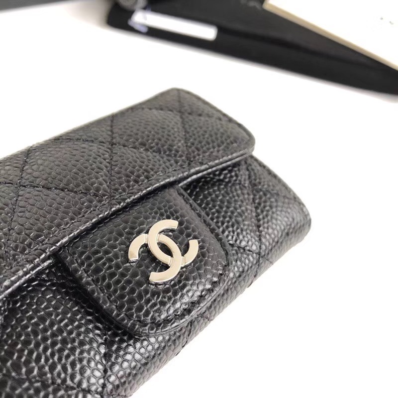 3위 CHANEL 샤넬 카드지갑 케비어 은장 A80799