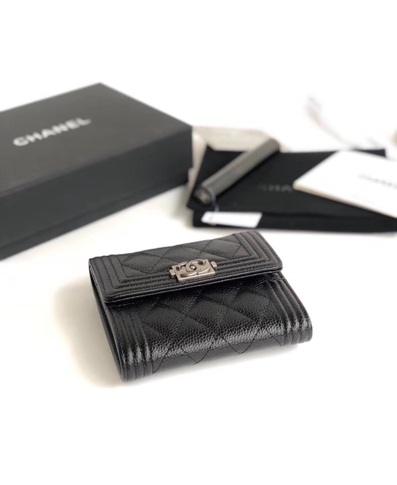 샤넬 LEBOY 지갑 케비어 은장 AS5041