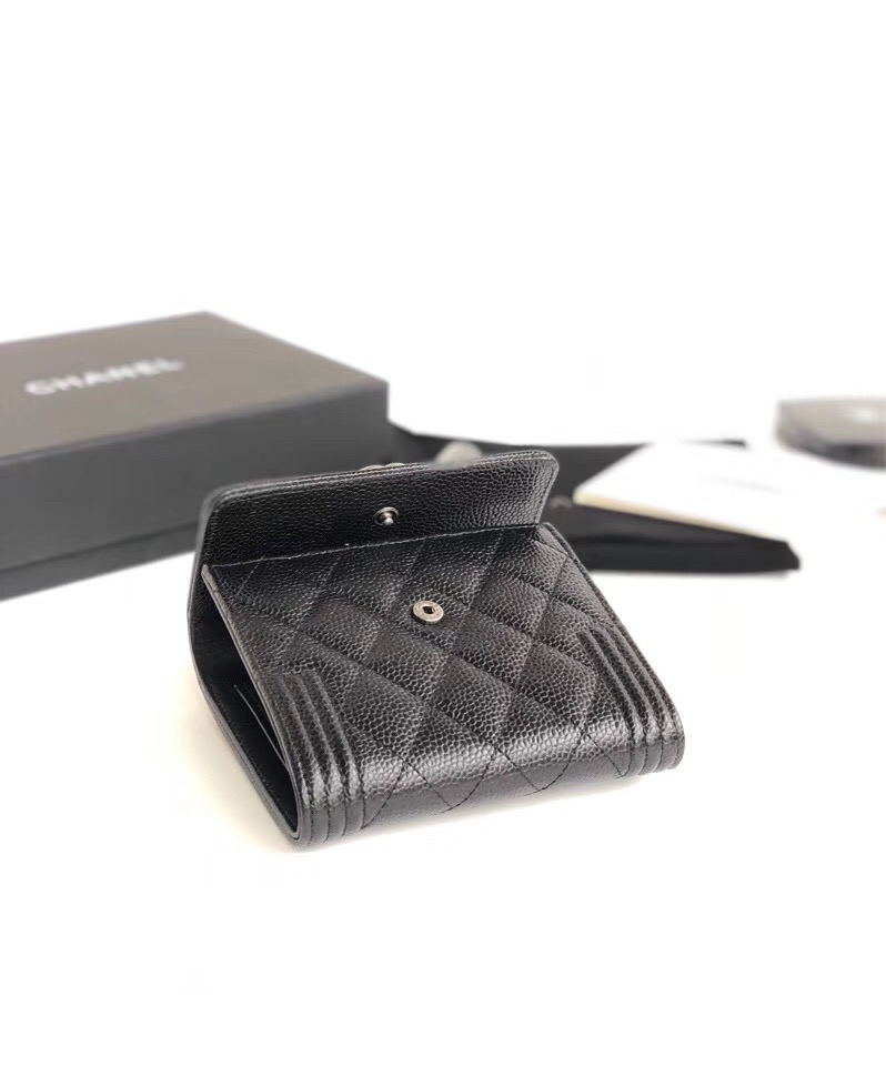 샤넬 LEBOY 지갑 케비어 은장 AS5041