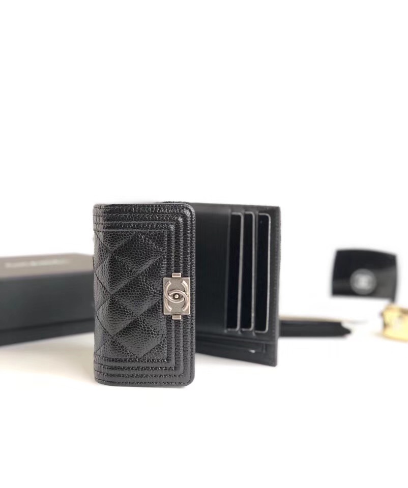 샤넬 LEBOY 지갑 케비어 은장 AS5041