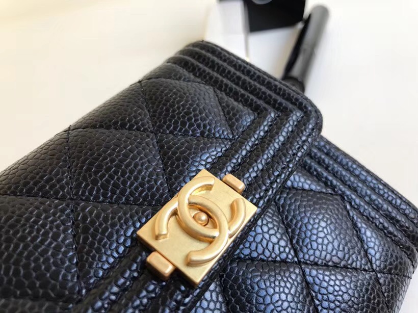 샤넬 LEBOY 지갑 케비어 금장 AS5040