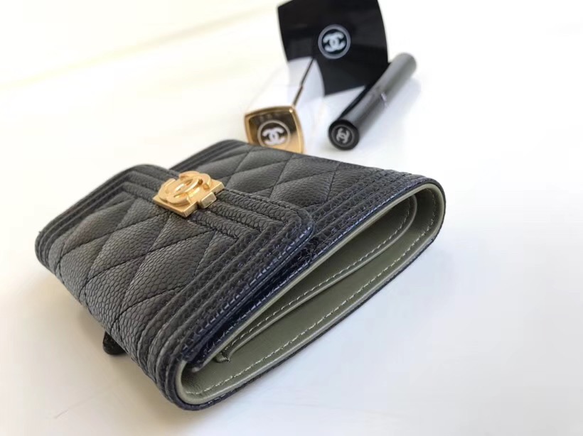 샤넬 LEBOY 지갑 케비어 금장 AS5040