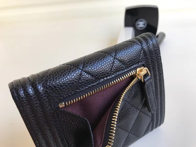 샤넬 LEBOY 지갑 케비어 금장 AS5040