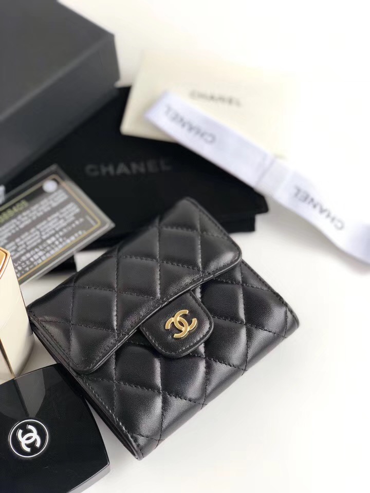 샤넬 지갑 램스킨 금장 AS5060